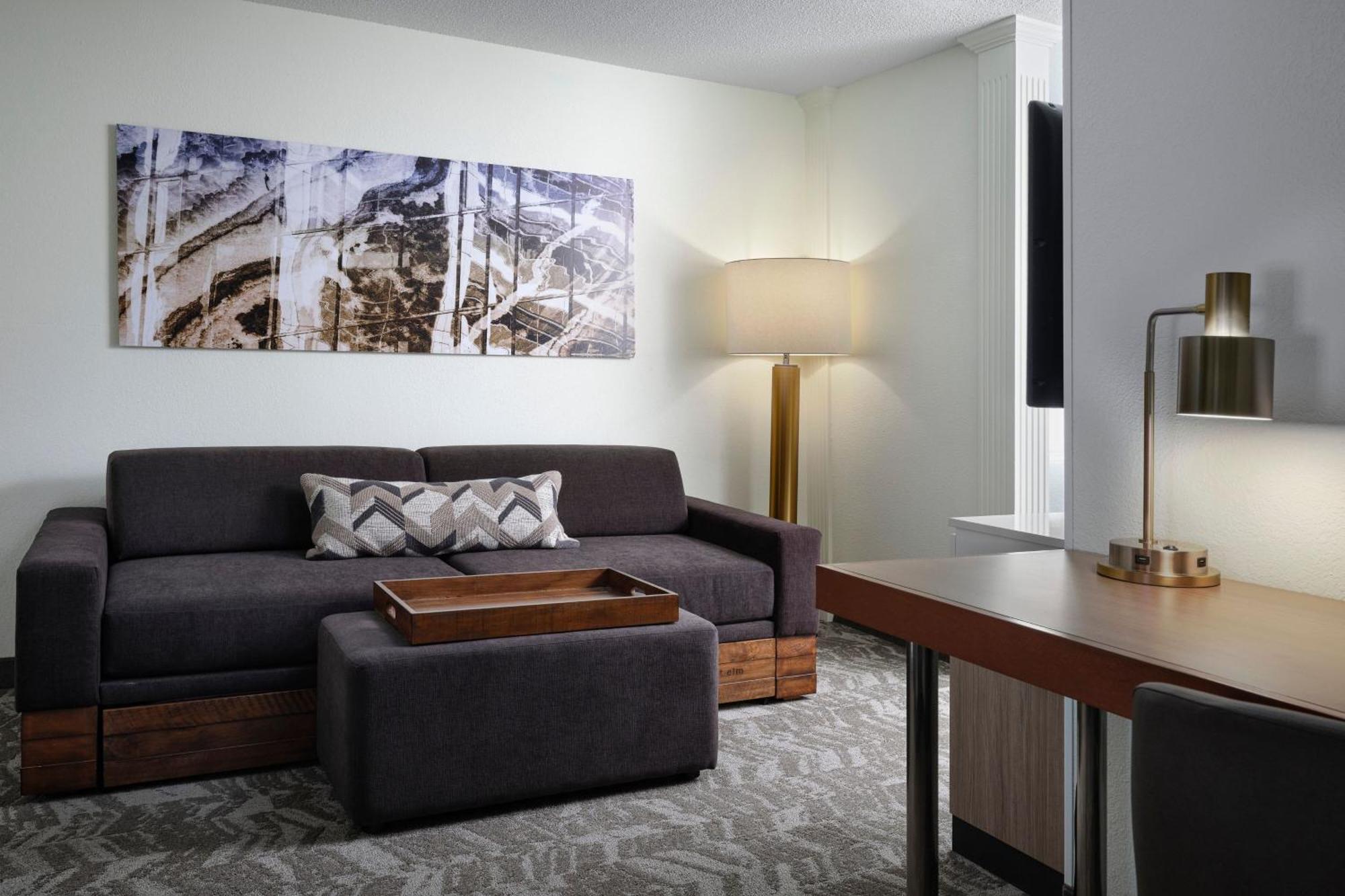 Springhill Metrocenter Hotel 3*